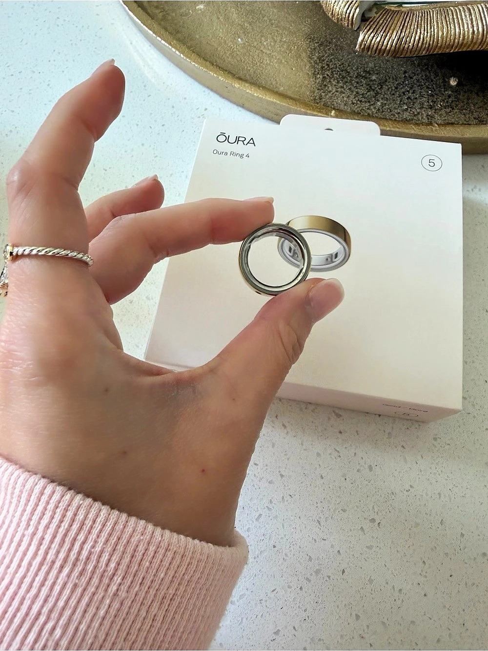 Oura Ring 4 Smart Ring Gold Size 5 - Picture 5 of 6